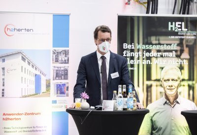 Ministerpräsident Hendrik Wüst besucht Cummins Hydrogenics in Herten