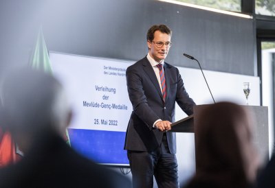 Integrationsprojekt PerMenti mit Mevlüde-Genç-Medaille des Landes Nordrhein-Westfalen geehrt