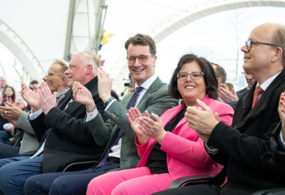 Ministerpräsident Hendrik Wüst eröffnet die Landesgartenschau 2023 in Höxter