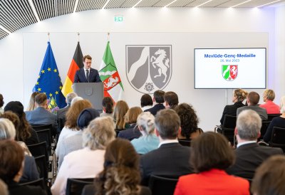IDA-NRW wird mit der Mevlüde-Genç-Medaille des Landes Nordrhein-Westfalen ausgezeichnet