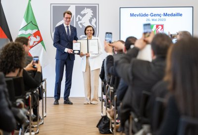 IDA-NRW wird mit der Mevlüde-Genç-Medaille des Landes Nordrhein-Westfalen ausgezeichnet