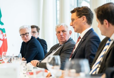 Einigkeit bei Ministerpräsident Wüst und EU-Kommissar Schmit: Unternehmen brauchen mehr denn je Planungssicherheit