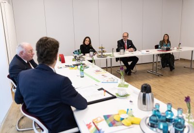 Ministerpräsident Hendrik Wüst besucht das Kinderhospiz Regenbogenland, Düsseldorf