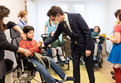 Ministerpräsident Hendrik Wüst besucht das Kinderhospiz Regenbogenland, Düsseldorf