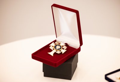 Ministerpräsident Hendrik Wüst und Kölns Oberbürgermeisterin Henriette Reker werden mit Orden der Ukrainisch-Orthodoxen Kirche ausgezeichnet