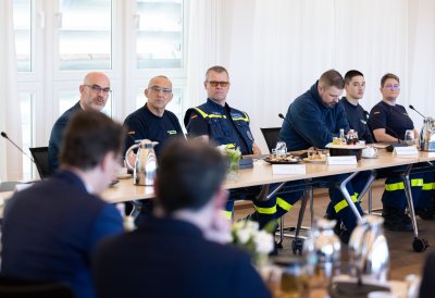 Ministerpräsident Wüst dankt nordrhein-westfälischen Helfern für Erdbebeneinsatz in der Türkei und Syrien