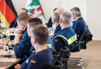 Ministerpräsident Wüst dankt nordrhein-westfälischen Helfern für Erdbebeneinsatz in der Türkei und Syrien