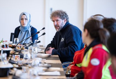 Ministerpräsident Wüst dankt nordrhein-westfälischen Helfern für Erdbebeneinsatz in der Türkei und Syrien