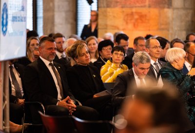 Präsident Wolodymyr Selenskyj und das ukrainische Volk erhalten den Karlspreis 2023