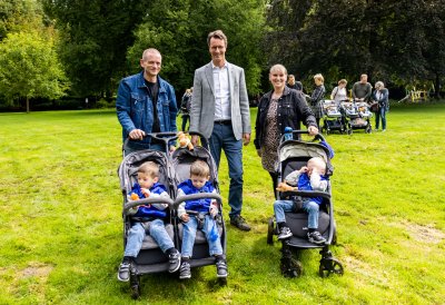 Ministerpräsident Wüst trifft Ehrenpatenkinder und ihre Familien