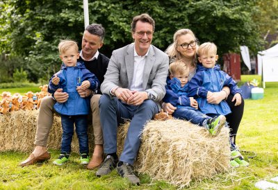 Ministerpräsident Wüst trifft Ehrenpatenkinder und ihre Familien