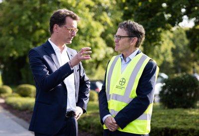 Ministerpräsident Hendrik Wüst besucht Bayer in Monheim