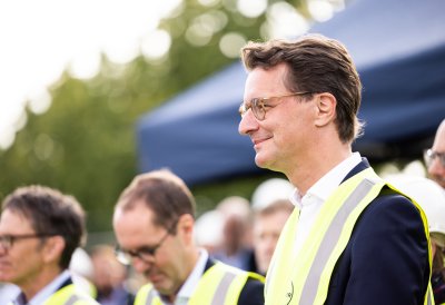 Ministerpräsident Hendrik Wüst besucht Bayer in Monheim