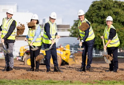 Ministerpräsident Hendrik Wüst besucht Bayer in Monheim