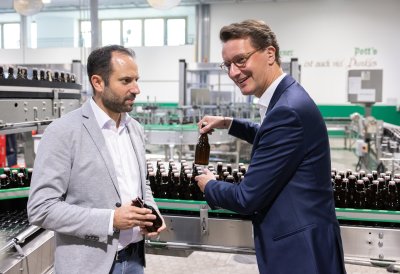 Ministerpräsident Hendrik Wüst besucht die Pott’s Brauerei in Oelde