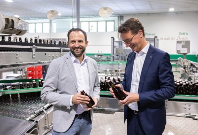 Ministerpräsident Hendrik Wüst besucht die Pott’s Brauerei in Oelde