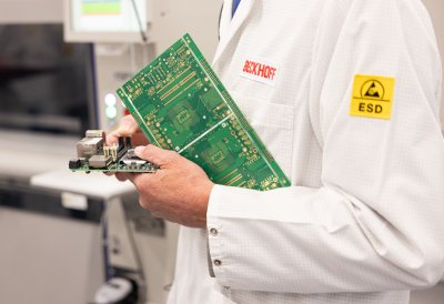 Ministerpräsident Hendrik Wüst besucht das Unternehmen Beckhoff Automation in Verl