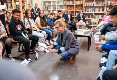 Ministerpräsident Hendrik Wüst besucht die Adolph-Kolping-Schule in Köln