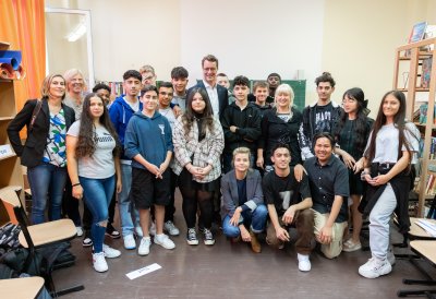 Ministerpräsident Hendrik Wüst besucht die Adolph-Kolping-Schule in Köln