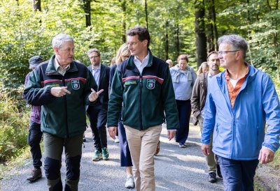 Ministerpräsident Hendrik Wüst besucht gemeinsam mit Manuel Andrack den Königsforst in Köln