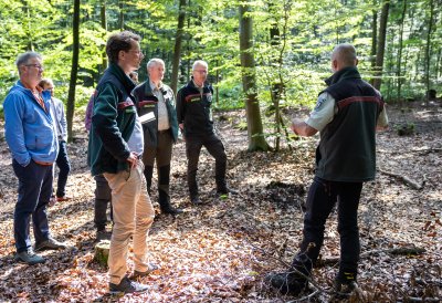 Ministerpräsident Hendrik Wüst besucht gemeinsam mit Manuel Andrack den Königsforst in Köln