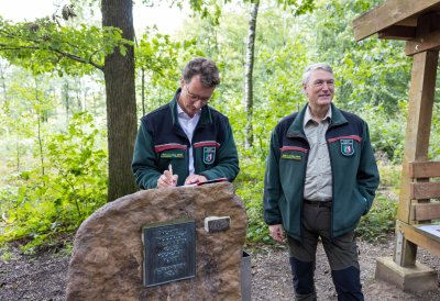 Ministerpräsident Hendrik Wüst besucht gemeinsam mit Manuel Andrack den Königsforst in Köln