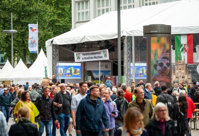 NRW-Landesmeile auf dem Tag der Deutschen Einheit in Hamburg