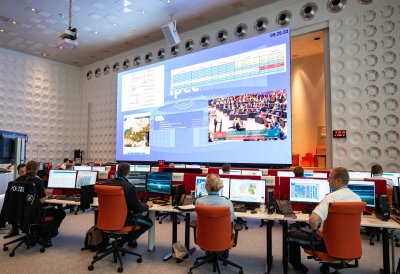 Ministerpräsident Wüst und Innenminister Reul besuchen das International Police Cooperation Center