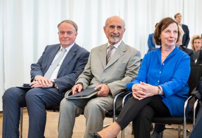 Ministerpräsident Wüst händigt den Bundesverdienstorden an drei Persönlichkeiten aus