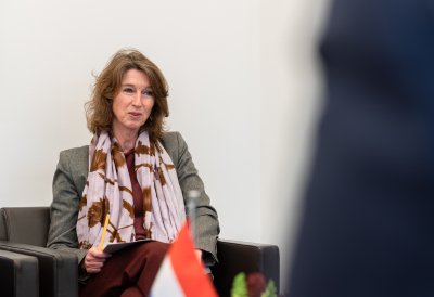 Antrittsbesuch der niederländischen Botschafterin: Ministerpräsident Wüst empfängt Hester Somsen in der Staatskanzlei