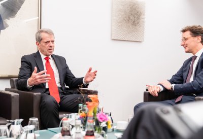 Ministerpräsident Wüst empfängt Gouverneur von Nebraska Jim Pillen 