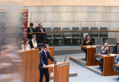 Landtag Nordrhein-Westfalen verabschiedet Haushaltsplan 2025