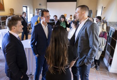 Filmvorstellung „MOSES – 13 Steps“ und Themenabend in der Villa Aurora