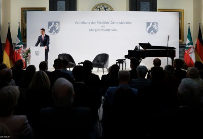 Verleihung der Mevlüde-Genç-Medaille an Margot Friedländer