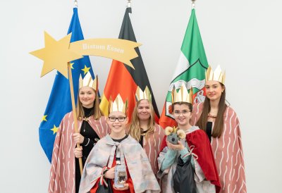 Ministerpräsident Hendrik Wüst empfängt Sternsinger zum traditionellen Dreikönigssingen