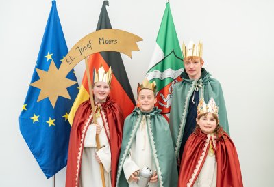 Ministerpräsident Hendrik Wüst empfängt Sternsinger zum traditionellen Dreikönigssingen