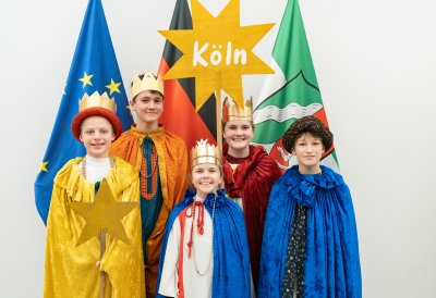 Ministerpräsident Hendrik Wüst empfängt Sternsinger zum traditionellen Dreikönigssingen