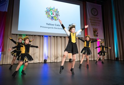 Ministerpräsident Hendrik Wüst verleiht den Karnevalsorden der Landesregierung an Kindertollitäten aus Nordrhein-Westfalen