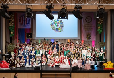 25 Kindertollitäten aus Nordrhein-Westfalen und den Niederlanden bei traditioneller Veranstaltung