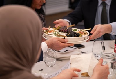 Ministerpräsident Hendrik Wüst lädt zum traditionellen Fastenbrechen in die Staatskanzlei ein