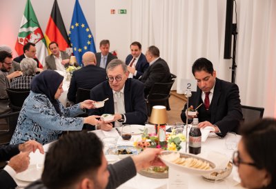 Ministerpräsident Hendrik Wüst lädt zum traditionellen Fastenbrechen in die Staatskanzlei ein