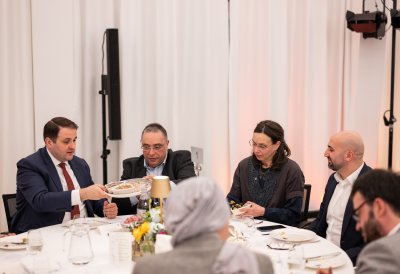 Ministerpräsident Hendrik Wüst lädt zum traditionellen Fastenbrechen in die Staatskanzlei ein