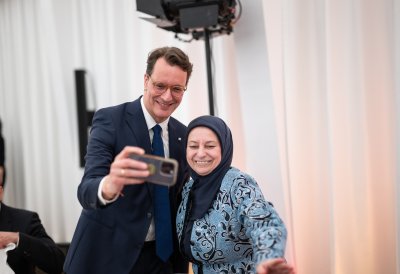 Ministerpräsident Hendrik Wüst lädt zum traditionellen Fastenbrechen in die Staatskanzlei ein