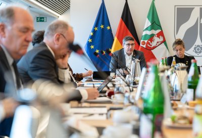 Knut Giesler, Bezirksleiter der IG Metall NRW, im Gespräch