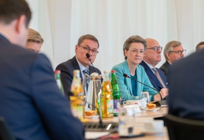 Industriepolitischer ImpulsIndustriepolitischer Impuls zur Stärkung der Industrie in Deutschland und Nordrhein-Westfalen beschlossen