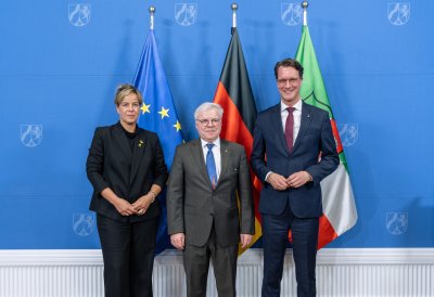 Ehemaliger ESA-Astronaut Prof. Dr. Reinhold Ewald wird Raumfahrtbotschafter des Landes Nordrhein-Westfalen