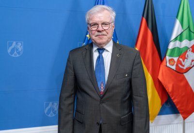 Ehemaliger ESA-Astronaut Prof. Dr. Reinhold Ewald wird Raumfahrtbotschafter des Landes Nordrhein-Westfalen