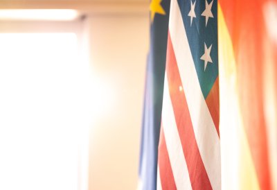 US-Flagge im Gegenlicht