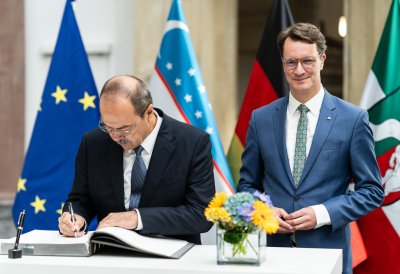 Ministerpräsident Wüst empfängt den Premierminister der Republik Usbekistan Abdulla Aripov