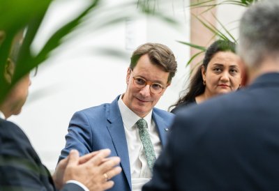 Ministerpräsident Wüst empfängt den Premierminister der Republik Usbekistan Abdulla Aripov